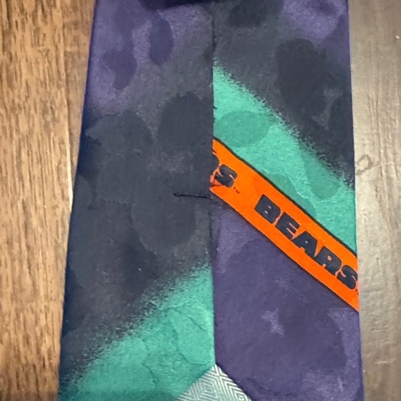 Looney Tunes Characters Football Tunes 100% Chicago Bears Tie - Picture 6 of 6
